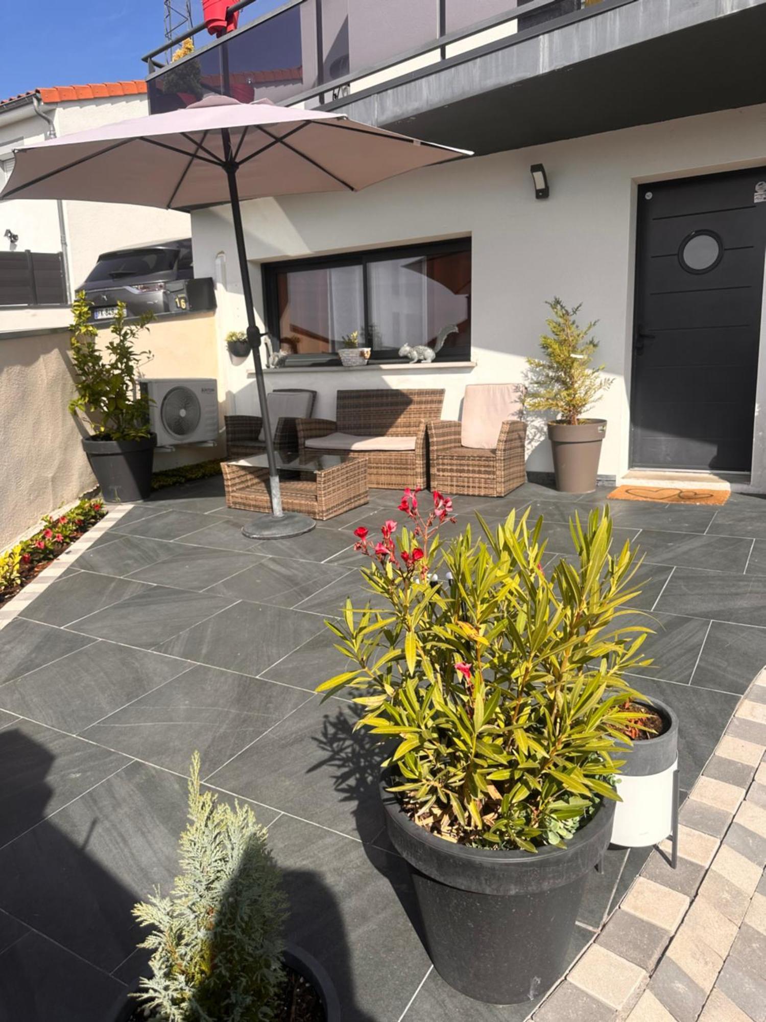 Appartement Maison Chanteranne Avec Parking Gratuit